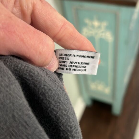 Oh my gauze! 100% cotton Asymmetrical Top with Crewneck in stone size 2 (8-10) - Picture 6 of 7